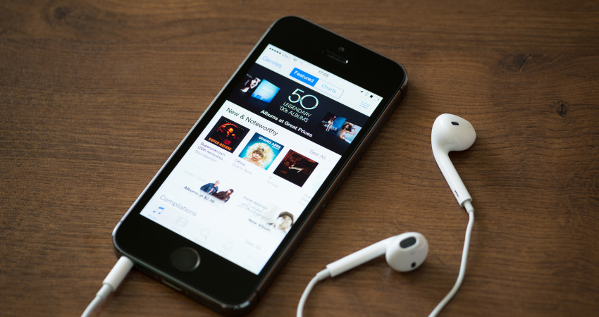 Itunes Music Charts On Apple Iphone 5S